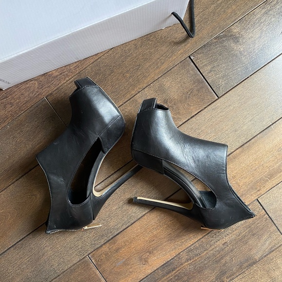 ALDO Gladiola Platform Heels. Size 7.5 (EU 38). Black. - Picture 9 of 13